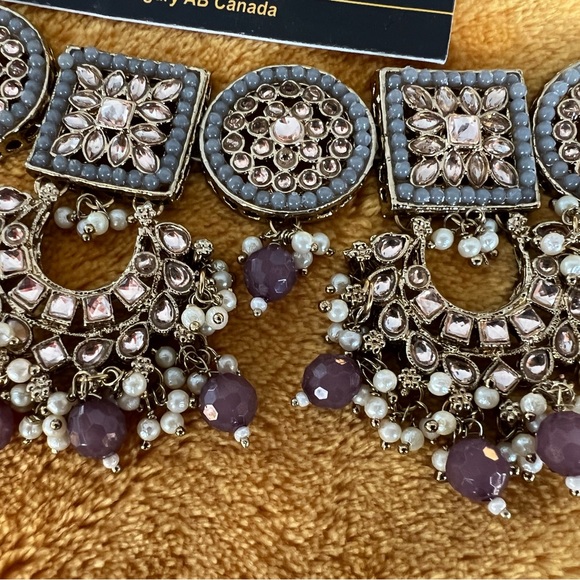 Beautiful chokker set with earrings and tikka - Picture 4 of 5